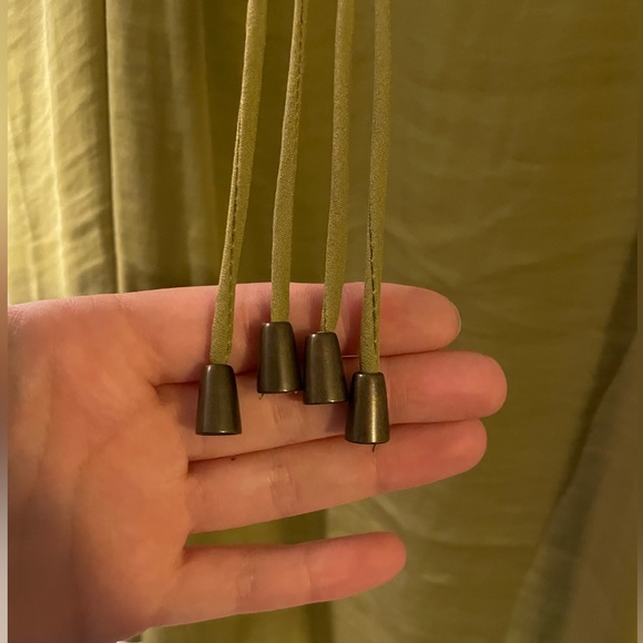 green tank top - Picture 4 of 5